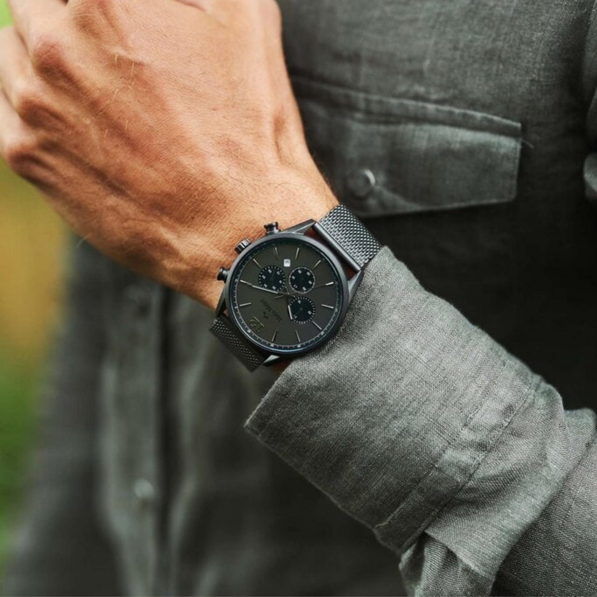 Bestel vandaag nog en verrijk je look met dit prachtige horloge!