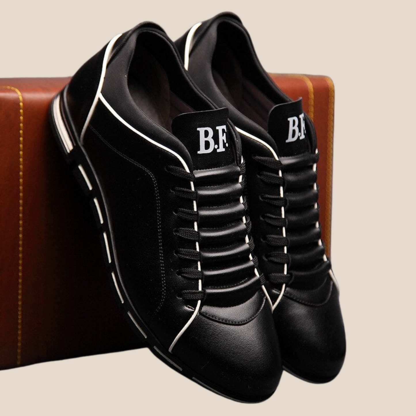 Ervaar vandaag nog het ongeëvenaarde comfort en raffinement van onze "Walk the Talk" modieuze leren schoenen! 