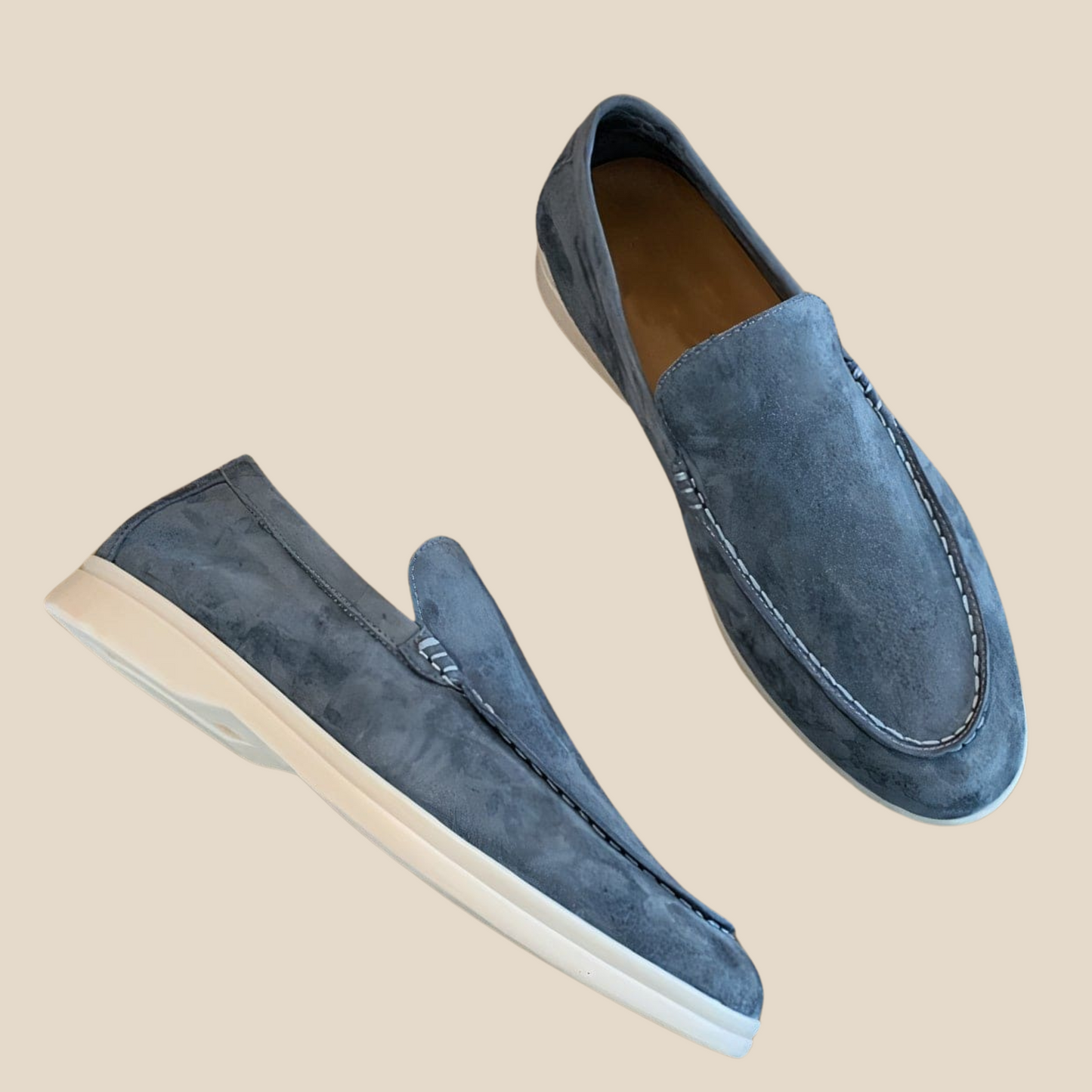 Upgrade je schoenengame vandaag nog en ervaar de perfecte combinatie van stijl en comfort met onze LuxLeathers™ Leren Loafers! Koop nu.
